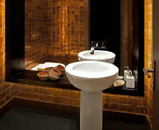 25 Luxury Gold Master Bathroom Designs With Gold Fixtures Pictures