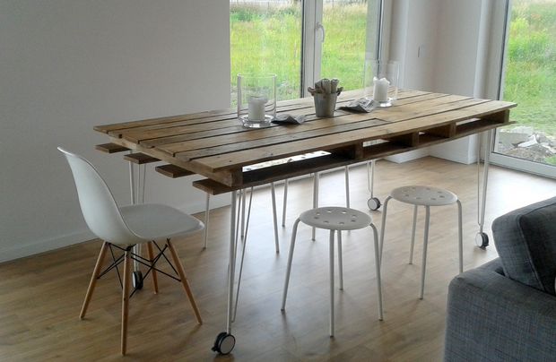 DIY Pallet proejcts That Are Easy to Make and Sell ! Masă de luat masa rustică DIY Pallet Dining Table